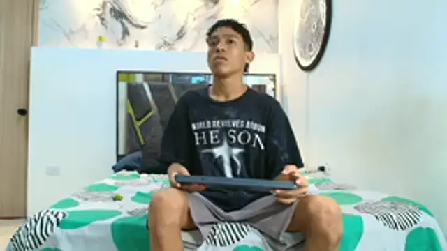 BEAUTY BOYS1 online show from 24, 10, 2025