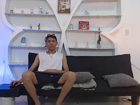 BEAUTY BOYS1 online show from 2, 12, 2025