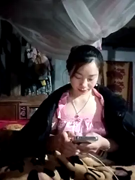 Snapshot of milo123-xx chatting on 14, 3, 2026 milo123-xx online show from 14, 3, 2026