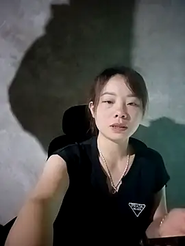 Snapshot of milo123-xx chatting on 11, 4, 2026 milo123-xx online show from 11, 4, 2026