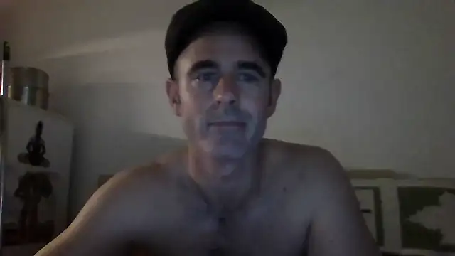 Snapshot of whatYwantMorrre chatting on 9, 10, 2025 whatYwantMorrre online show from 9, 10, 2025