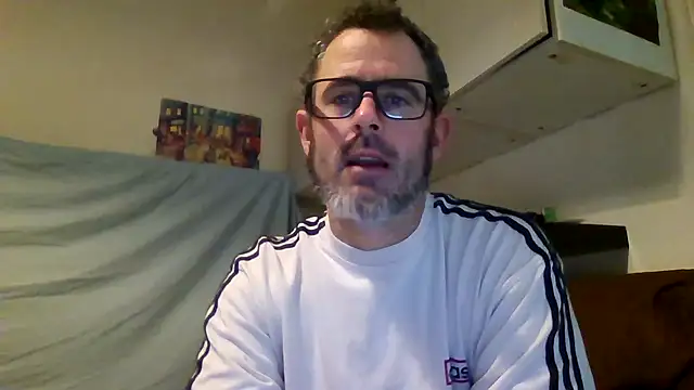 Snapshot of whatYwantMorrre chatting on 4, 12, 2025 whatYwantMorrre online show from 4, 12, 2025