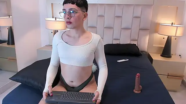 Snapshot of LiamHeat chatting on 11, 10, 2025 LiamHeat online show from 11, 10, 2025