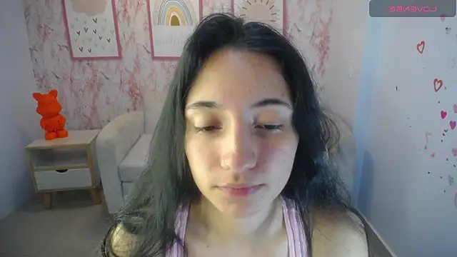 Snapshot of Kylie_ch1 chatting on 7, 10, 2025 Kylie ch1 online show from 7, 10, 2025