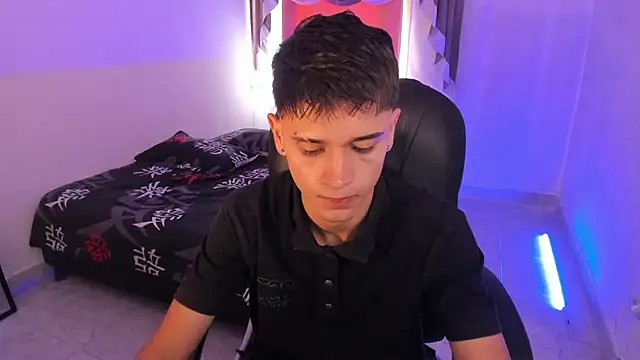 Aron Boyy online show from 2, 12, 2025