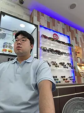 Snapshot of gayfucuxuc chatting on 24, 9, 2025 gayfucuxuc online show from 24, 9, 2025