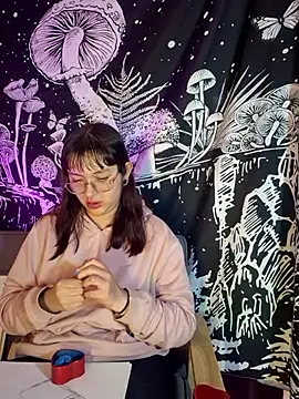Snapshot of Violetaa_Leee chatting on 11, 9, 2025 Violetaa Leee online show from 11, 9, 2025