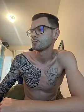 Snapshot of Leonsouzaof chatting on 2, 12, 2025 Leonsouzaof online show from 2, 12, 2025