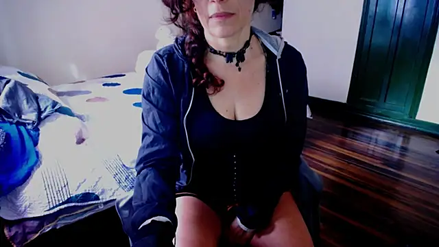 Snapshot of fenix_colette chatting on 19, 5, 2026 fenix colette online show from 19, 5, 2026
