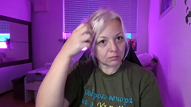 Linsy Kim online show from 26, 11, 2025