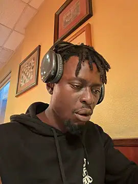 Snapshot of Vikehim chatting on 11, 11, 2025 Vikehim online show from 11, 11, 2025