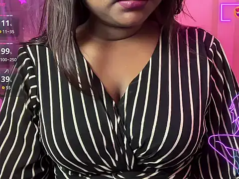 Snapshot of Aashi_5 chatting on 1, 10, 2025 Aashi 5 online show from 1, 10, 2025