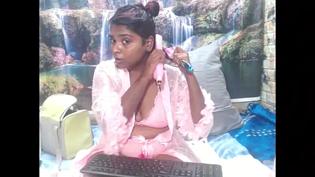 Snapshot of indianmystica694u chatting on 13, 10, 2025 indianmystica694u online show from 13, 10, 2025