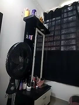 dulcelatin21 online show from 3, 11, 2025