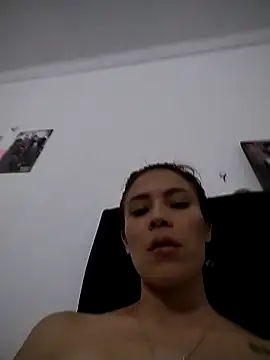 dulcelatin21 online show from 10, 11, 2025