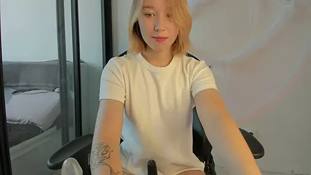 Agatha May online show from 27, 10, 2025