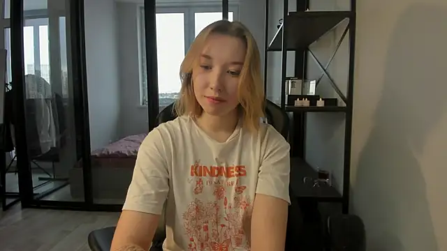 Agatha May online show from 13, 11, 2025