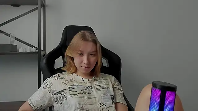 Agatha May online show from 27, 11, 2025