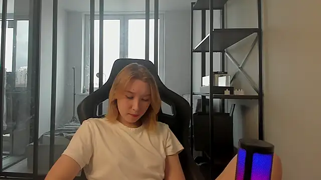 Agatha May online show from 1, 12, 2025