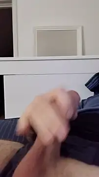 Snapshot of NewJoiner chatting on 6, 10, 2025 NewJoiner online show from 6, 10, 2025