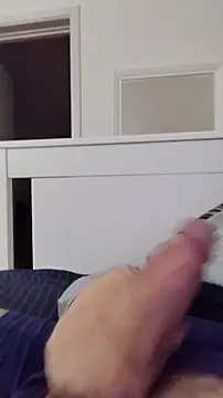 Snapshot of NewJoiner chatting on 5, 11, 2025 NewJoiner online show from 5, 11, 2025