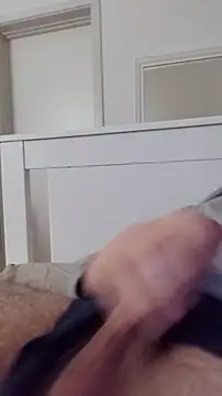 Snapshot of NewJoiner chatting on 3, 12, 2025 NewJoiner online show from 3, 12, 2025