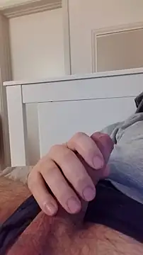 Snapshot of NewJoiner chatting on 4, 12, 2025 NewJoiner online show from 4, 12, 2025