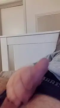 Snapshot of NewJoiner chatting on 5, 12, 2025 NewJoiner online show from 5, 12, 2025