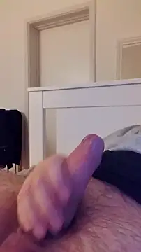 Snapshot of NewJoiner chatting on 14, 12, 2025 NewJoiner online show from 14, 12, 2025