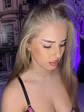 AubrieleRouj1 online show from 6, 1, 2026