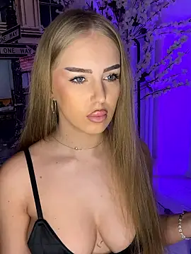 AubrieleRouj1 online show from 16, 1, 2026