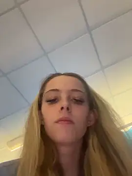 Snapshot of Angelloverxo chatting on 7, 11, 2025 Angelloverxo online show from 7, 11, 2025