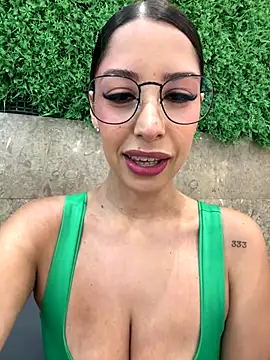 Snapshot of luvely chatting on 5, 12, 2025 luvely online show from 5, 12, 2025