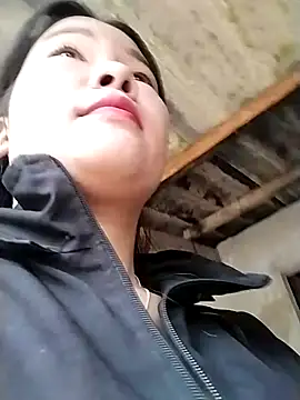 lylylove online show from 29, 10, 2025