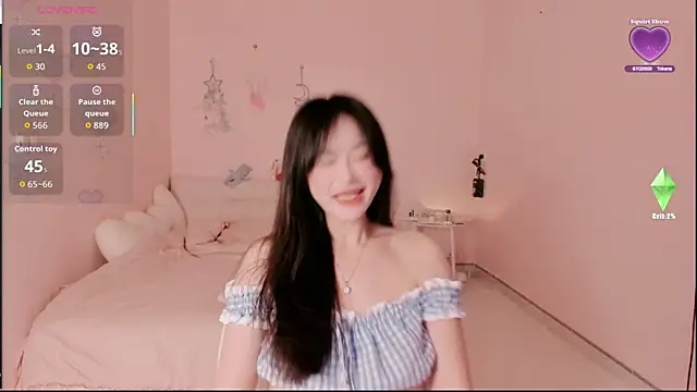 strawberry-ni online show from 8, 9, 2025