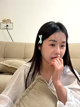 strawberry-ni online show from 2, 11, 2025