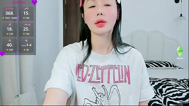 strawberry-ni online show from 12, 11, 2025