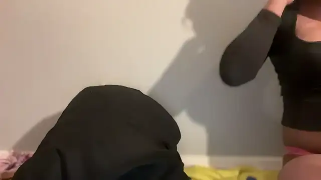 Snapshot of iamvalerixxx chatting on 17, 9, 2025 iamvalerixxx online show from 17, 9, 2025