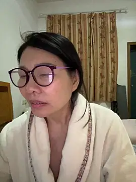 Snapshot of xiiuuff18 chatting on 22, 4, 2026 xiiuuff18 online show from 22, 4, 2026