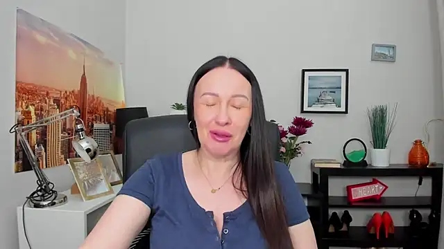 Snapshot of Velvet_Jasmine chatting on 6, 10, 2025 Velvet Jasmine online show from 6, 10, 2025