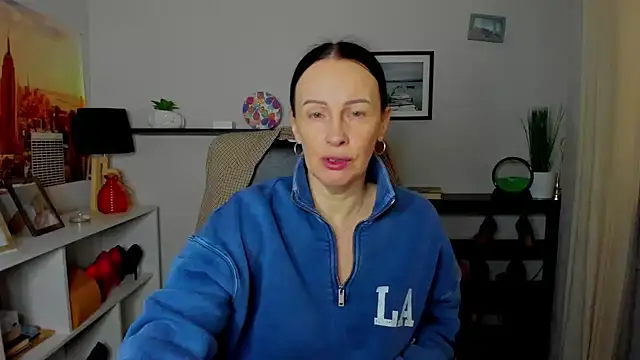 Snapshot of Velvet_Jasmine chatting on 15, 11, 2025 Velvet Jasmine online show from 15, 11, 2025