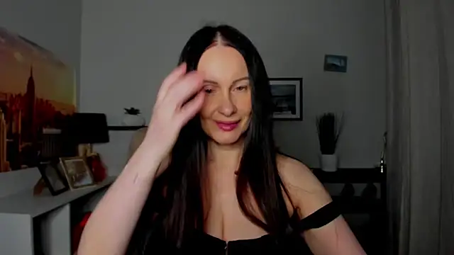 Velvet Jasmine online show from 3, 12, 2025