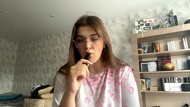 CarylWeatherholtz online show from 18, 9, 2025