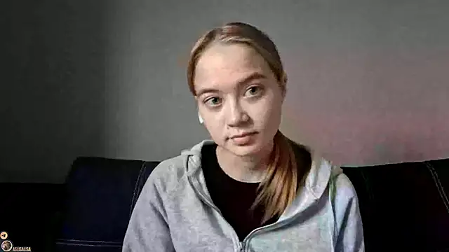 Snapshot of ALISALISAAS chatting on 15, 10, 2025 ALISALISAAS online show from 15, 10, 2025