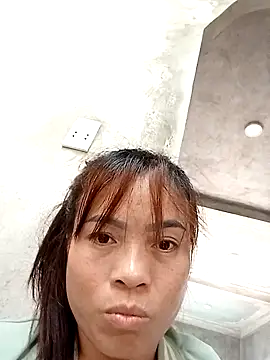 Snapshot of Maymay0033 chatting on 17, 10, 2025 Maymay0033 online show from 17, 10, 2025