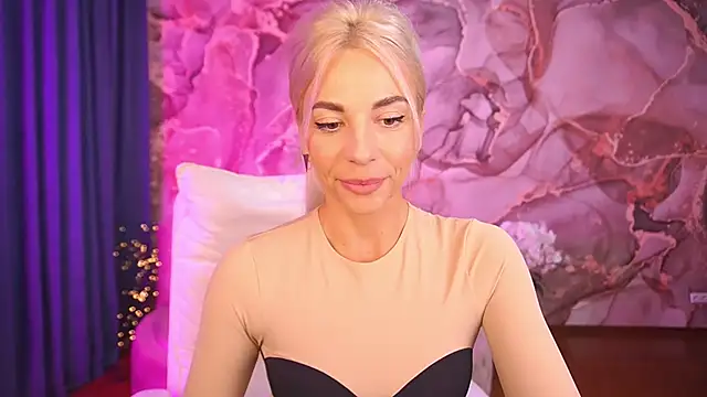 BellaRayyy online show from 15, 10, 2025