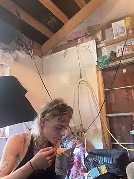 ittybittymeryssa online show from 29, 4, 2026