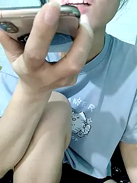 Snapshot of Ly-ny chatting on 2, 10, 2025 Ly-ny online show from 2, 10, 2025