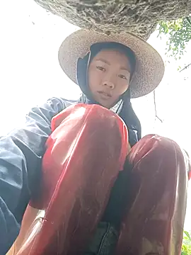 Snapshot of Ananine chatting on 4, 4, 2026 Ananine online show from 4, 4, 2026