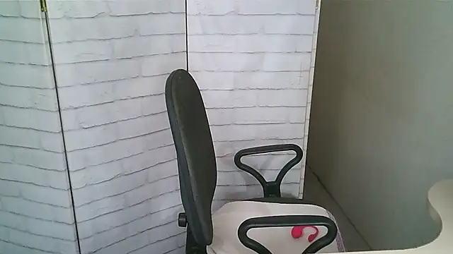 Helen xi  online show from 8, 1, 2026